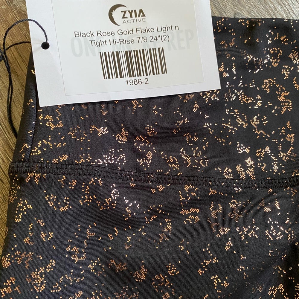 Zyia Black Rose Gold Fleck Light and Tight leggings - Picture 3 of 4